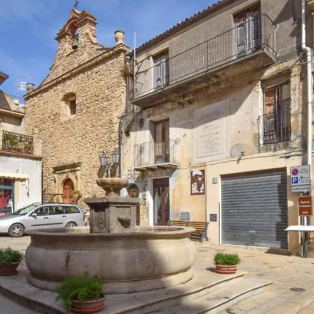 2 Bedroom Gorgeous In Tusa